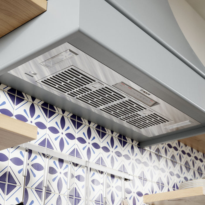 Bosch 300 Series 36\" 300 CFM Smart Custom Hood Insert - HUI36253UC 