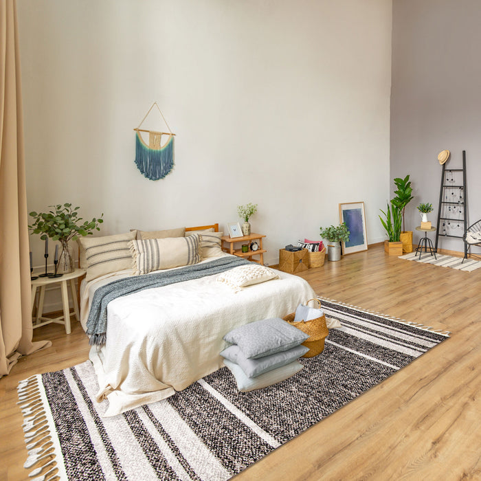 Vera Earth Taupe/Black Area Rug - 7'10\" x 10'5\"