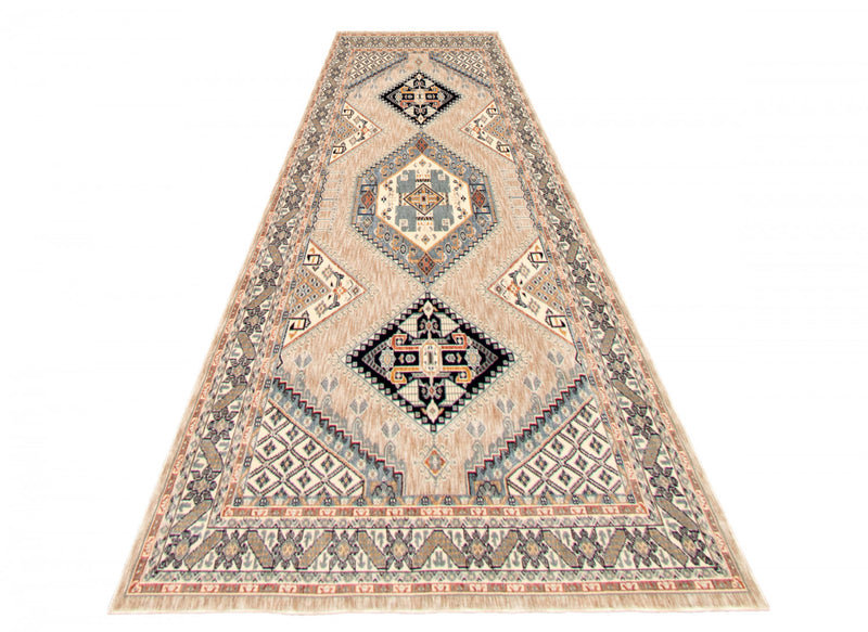 Quincy Ivory Area Rug - 2'8\" x 10'0\"
