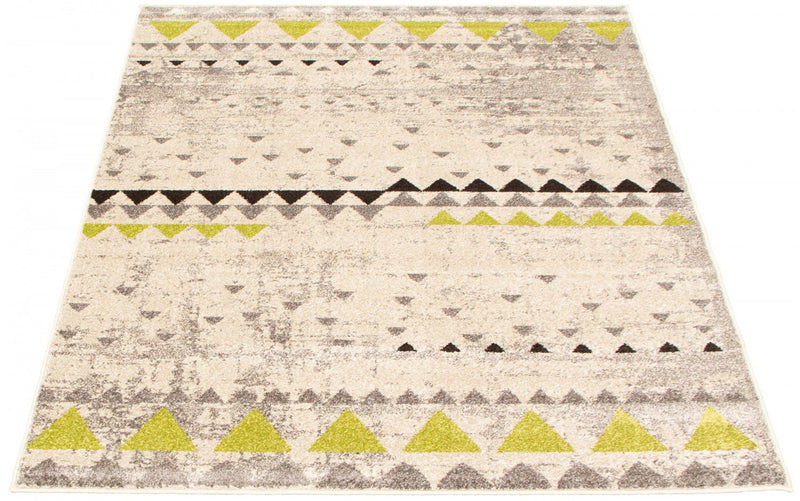 Raja Ivory-Green Area Rug - 5'3\" x 7'3\"