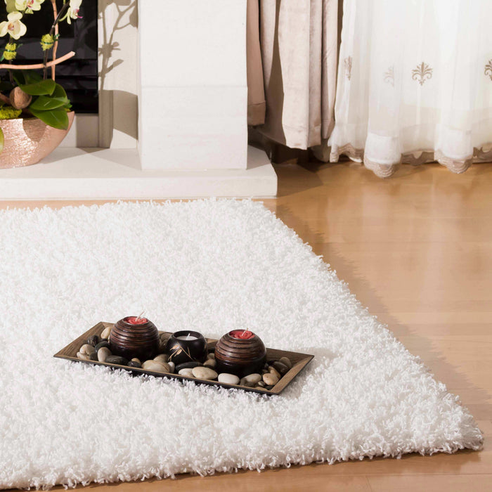 Victoria White Shag 4 x 6 Area Rug