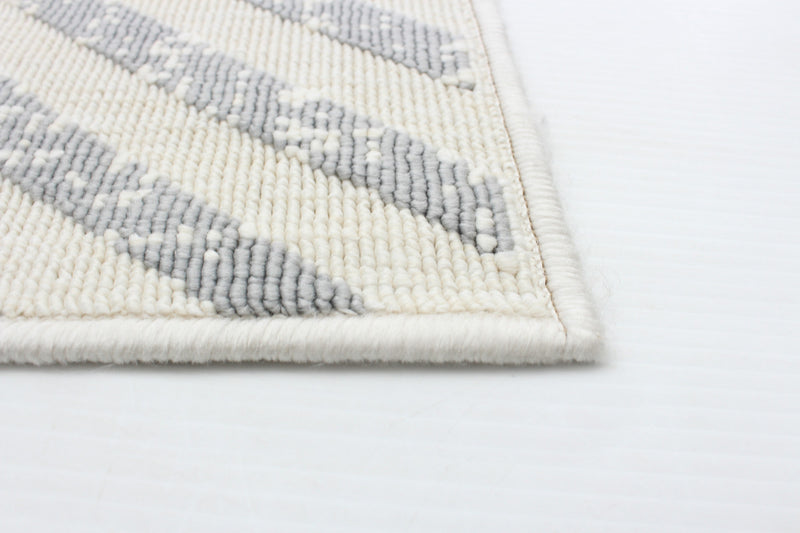 Dodie Light Grey 3'11\" x 5'7\" Area Rug