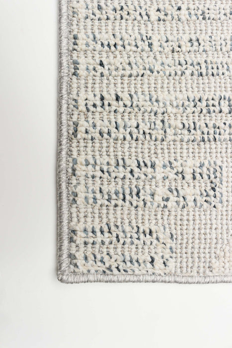 Torionna Grey Area Rug - 5'0\" x 7'0\"