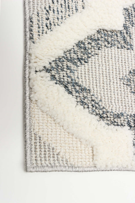 Alaqua Ivory Area Rug - 6'7\" x 9'6\"