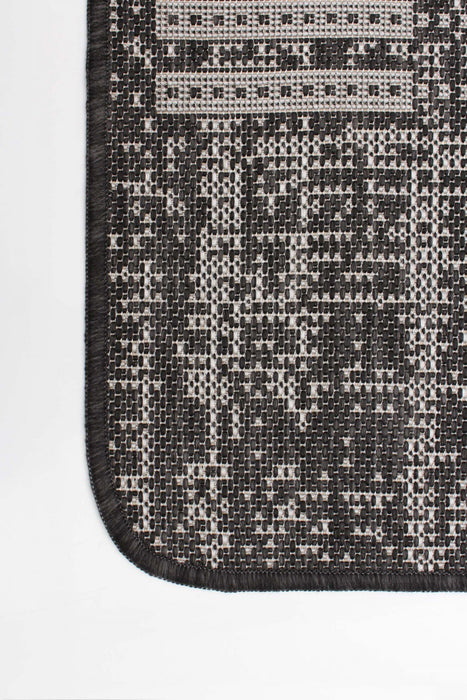 Joni Black Area Rug - 3'3\" X 4'7\" 