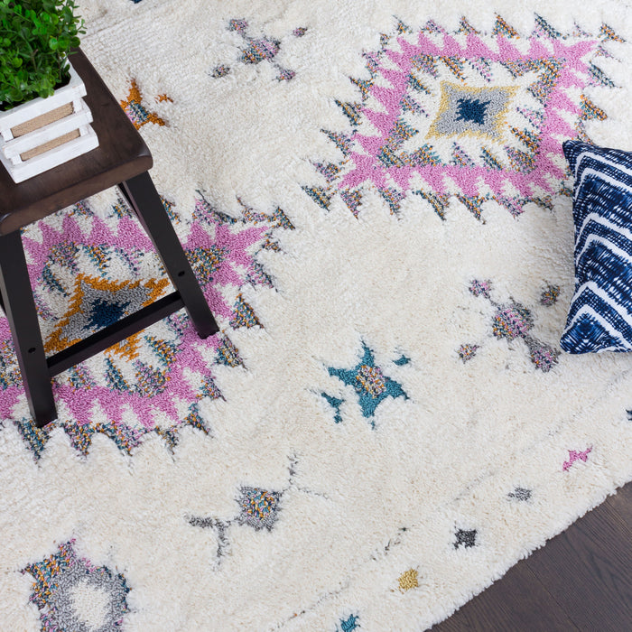 Lola Diamond 8x11 Area Rug