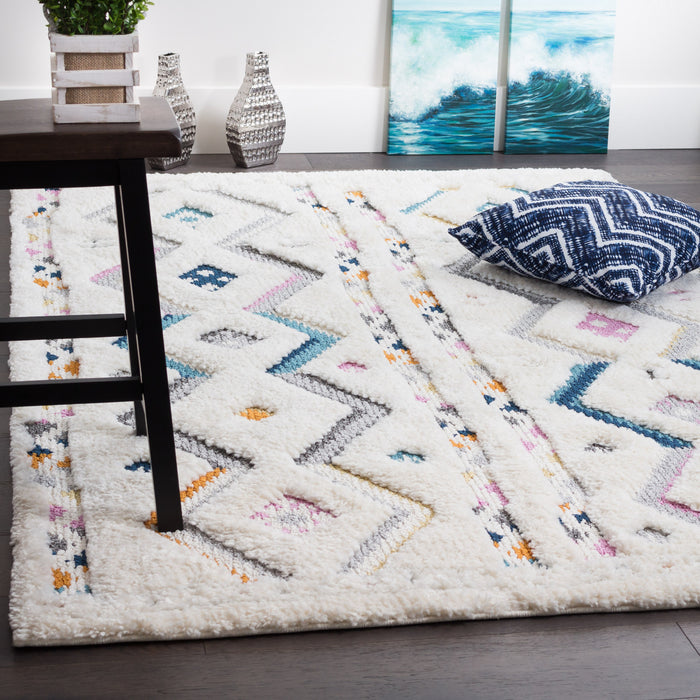 Lola Chevron 7x10 Area Rug