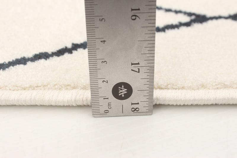 August White-Navy 6'7\" x 9'6\" Area Rug