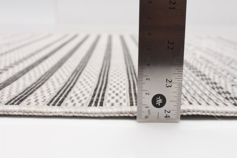 Wileen Grey Area Rug - 2'2\" X 6'7\" 