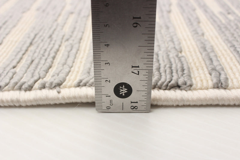 Eadda Light Grey 4'7\" x 6'7\" Area Rug
