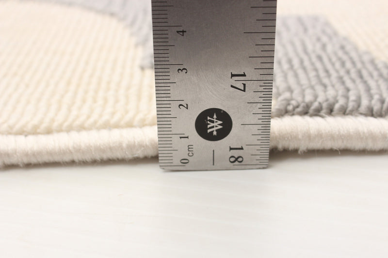 Sophie Light Grey Area Rug - 6'7\" x 9'6\"
