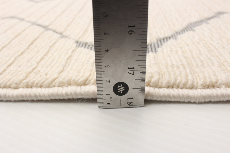 Kimi Ivory 2'8\" x 4'11\" Area Rug