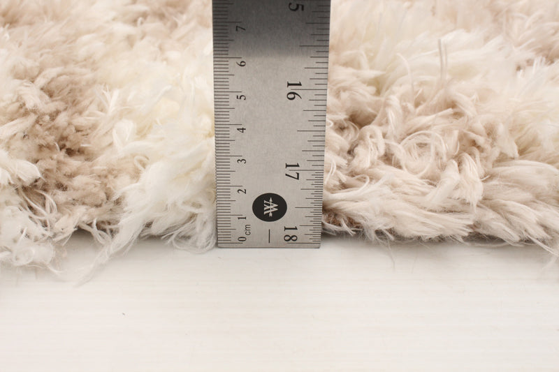 Agalia Abstract Ivory-Tan Shag - 5'3\" x 7'3\"
