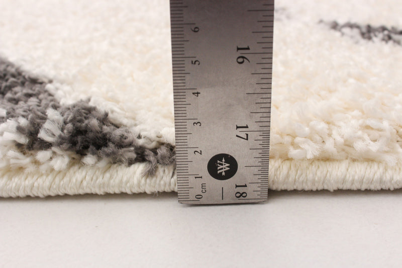 Gael Ivory Shag 3'11\" x 6'0\" Area Rug