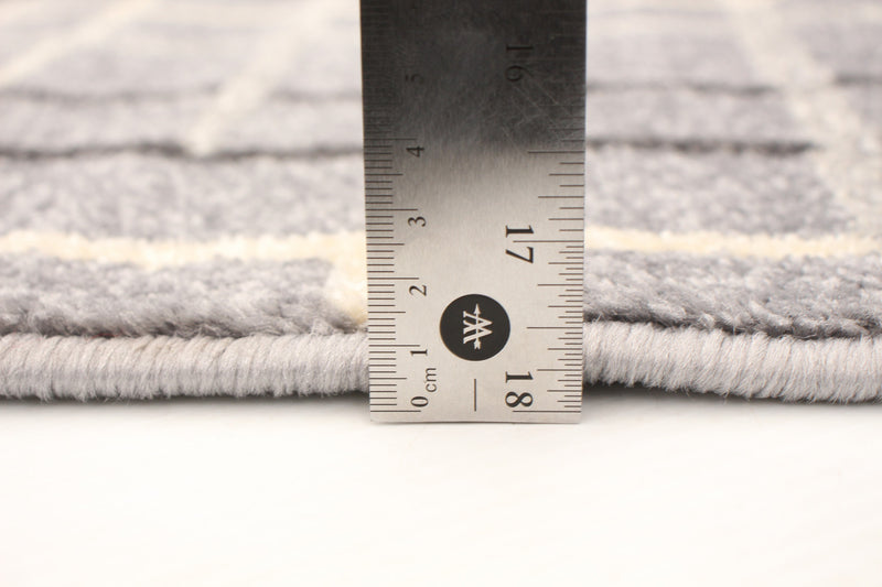 Taite Silver Area Rug - 5'3\" x 7'3\"