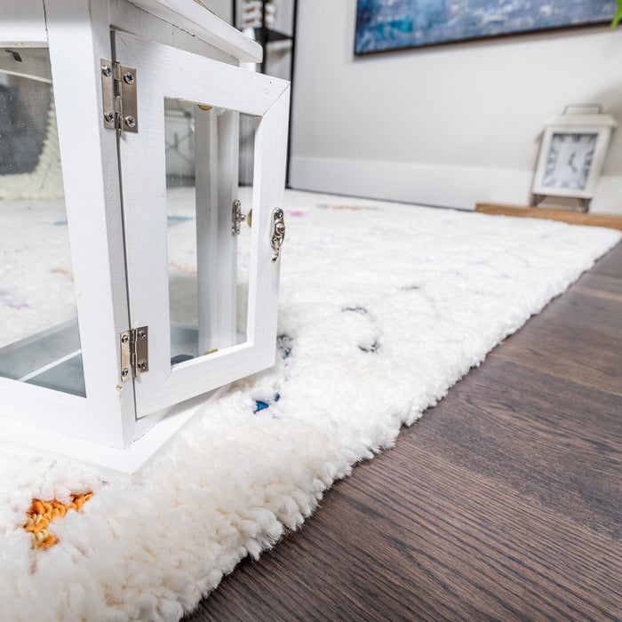 Lola Diamond Motif 8x11 Area Rug