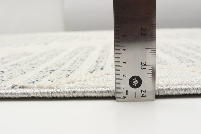 Torionna Grey Area Rug - 5'0\" x 7'0\"