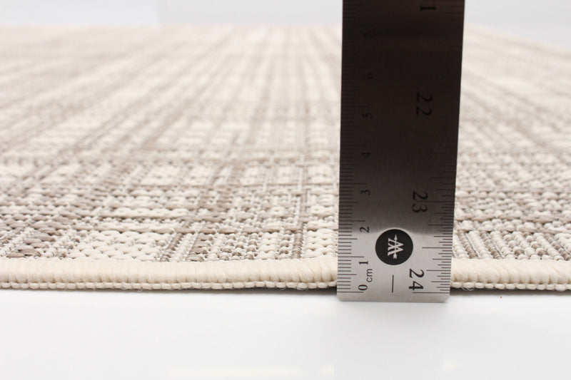 Panthea Ivory Area Rug - 3'3\" X 4'7\" 