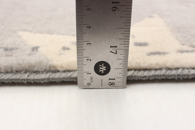 Ira Light Grey 2'8\" x 4'11\" Area Rug