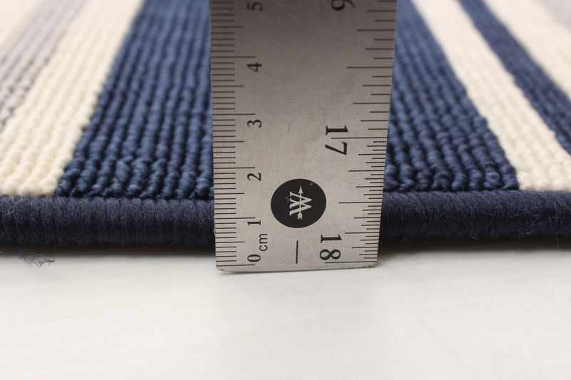 Talya Navy 3'11\" x 5'7\" Area Rug