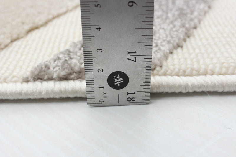 Nikkos Ivory 4'7\" x 6'7\" Area Rug