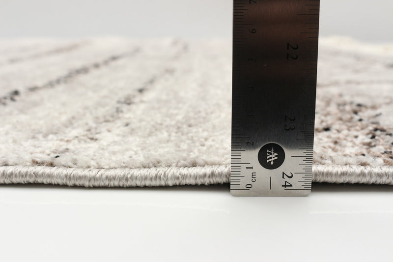 Vera Aztec Ivory/Grey Area Rug - 5'2\" x 7'5\"