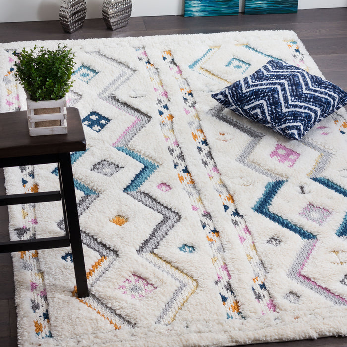 Lola Chevron 5x8 Area Rug