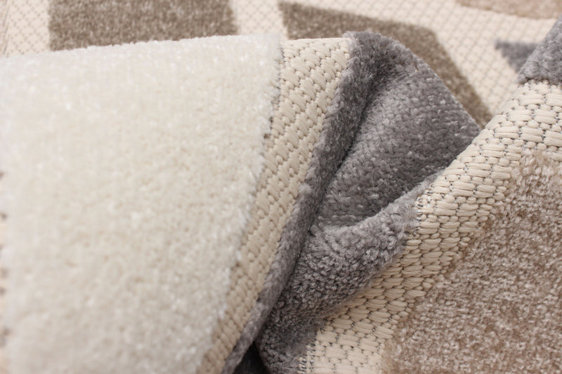 Celestina Ivory Area Rug - 3'11\" X 5'7\" 