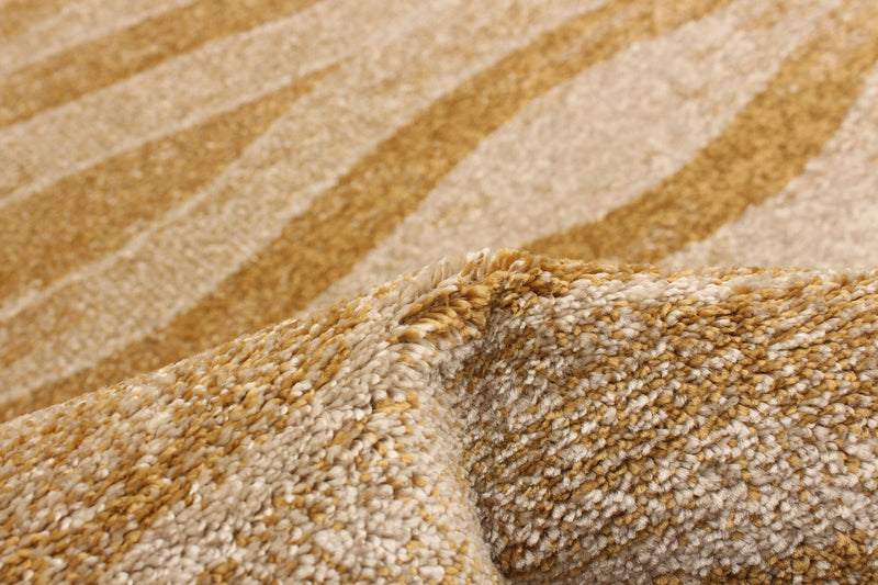 Arusha Ivory / Gold 7'10\" x 10'2\" Area Rug