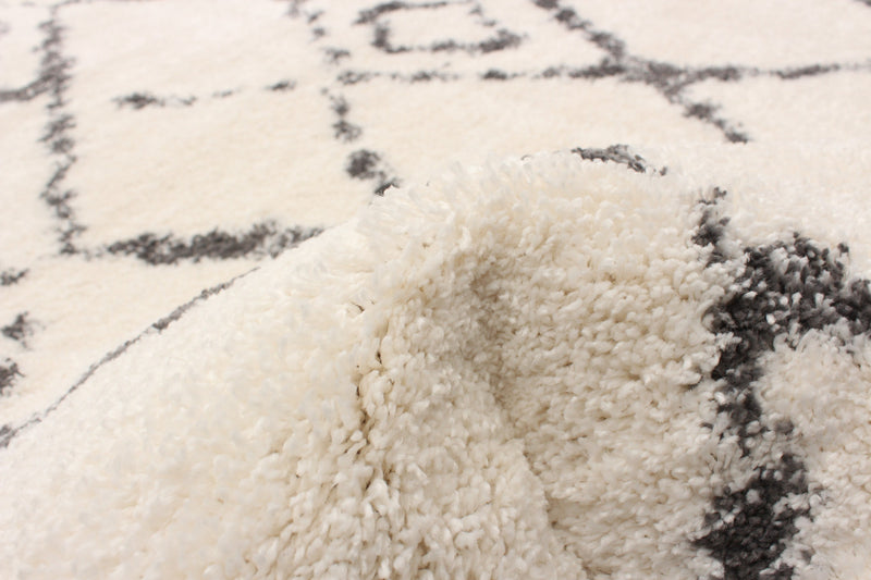 Serafina Ivory Shag 3'11\" x 6'0\" Area Rug