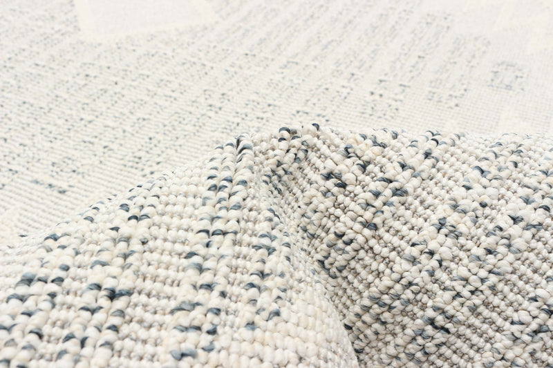 Torionna Grey Area Rug - 5'0\" x 7'0\"