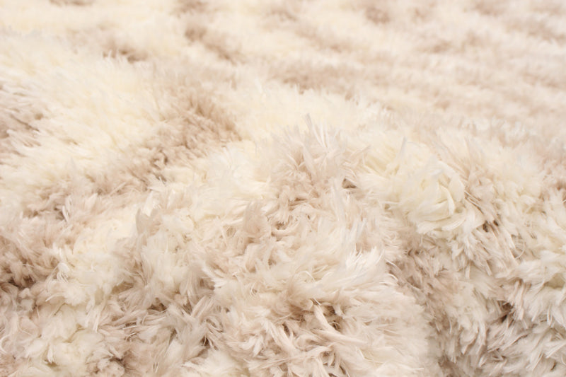 Agalia Abstract Ivory-Tan Shag - 5'3\" x 7'3\"