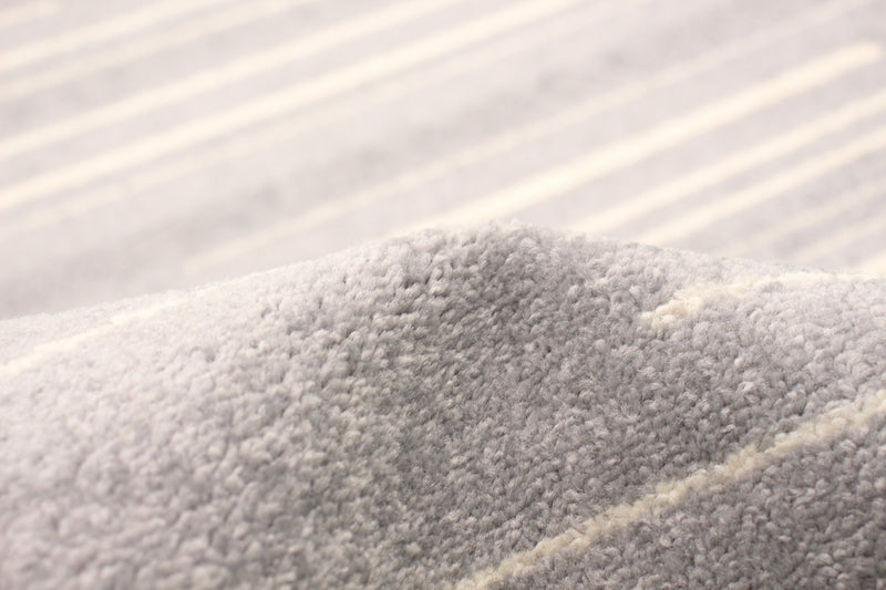 Faith Silver-Cream Area Rug - 3'11\" x 5'7\"