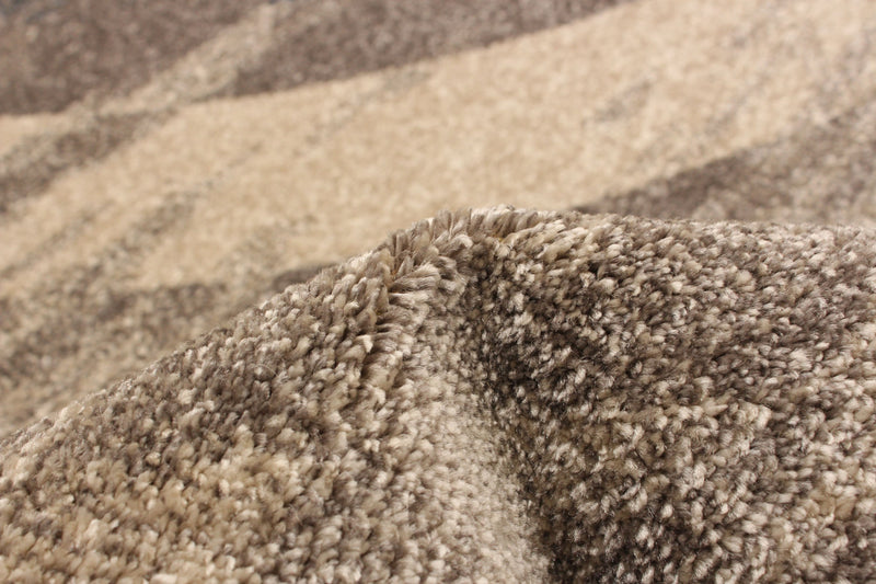 Korra Ivory / Blue 6'7\" x 9'6\" Area Rug