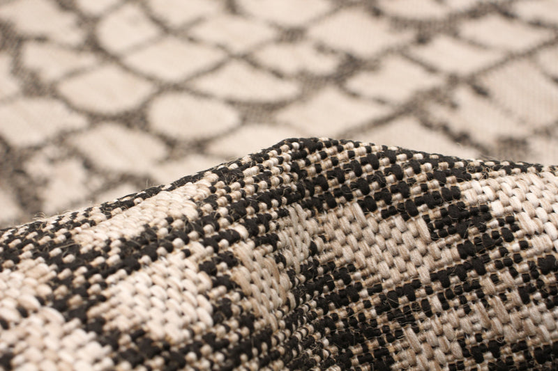 Sadie Safari Silver-Black Area Rug - 7'10\" x 10'2\"