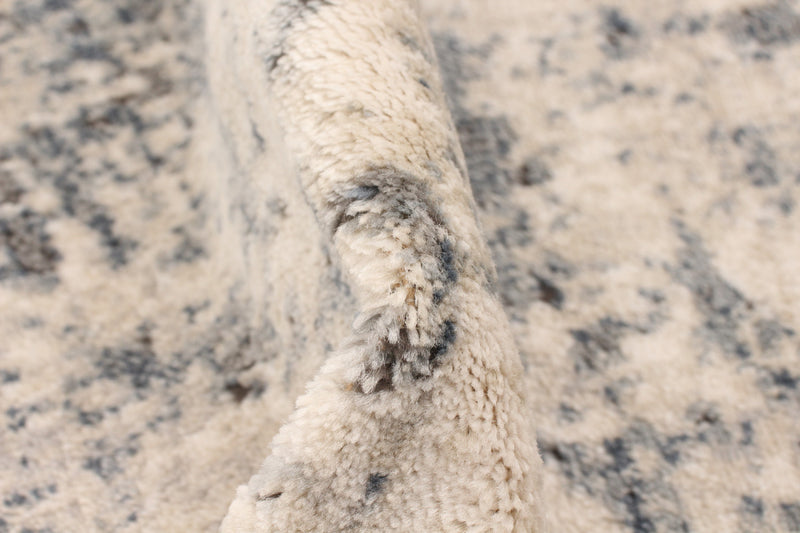 Octavian Abstract Ivory Area Rug - 3'11\" x 5'11\"