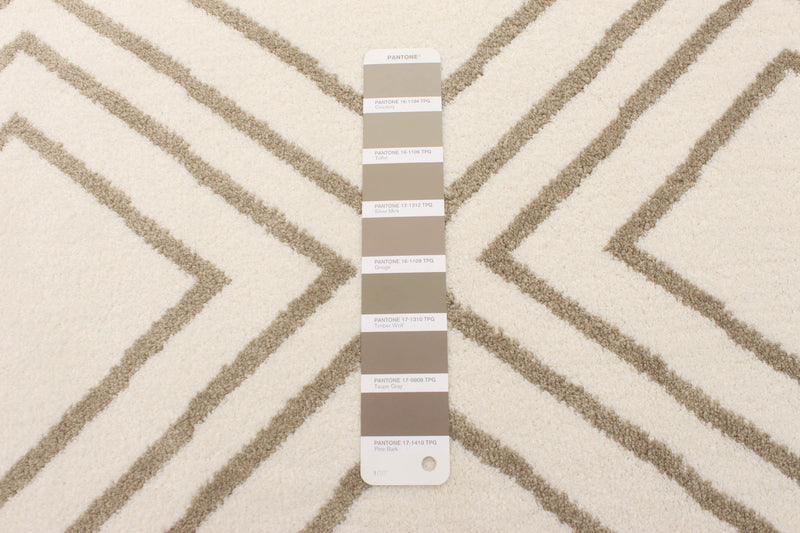August Geod White-Tan 6'7\" x 9'6\" Area Rug