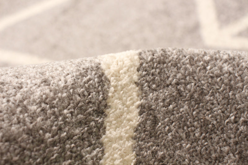 Anandi Grey-Ivory Area Rug - 7'10\" x 10'2\"