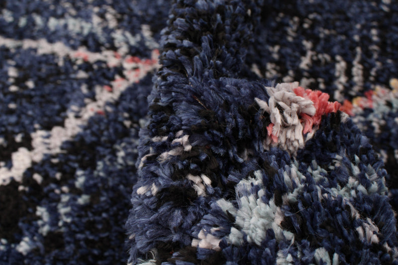 Makondo Abstract Navy Blue Area Rug - 5'3\" x 7'3\"