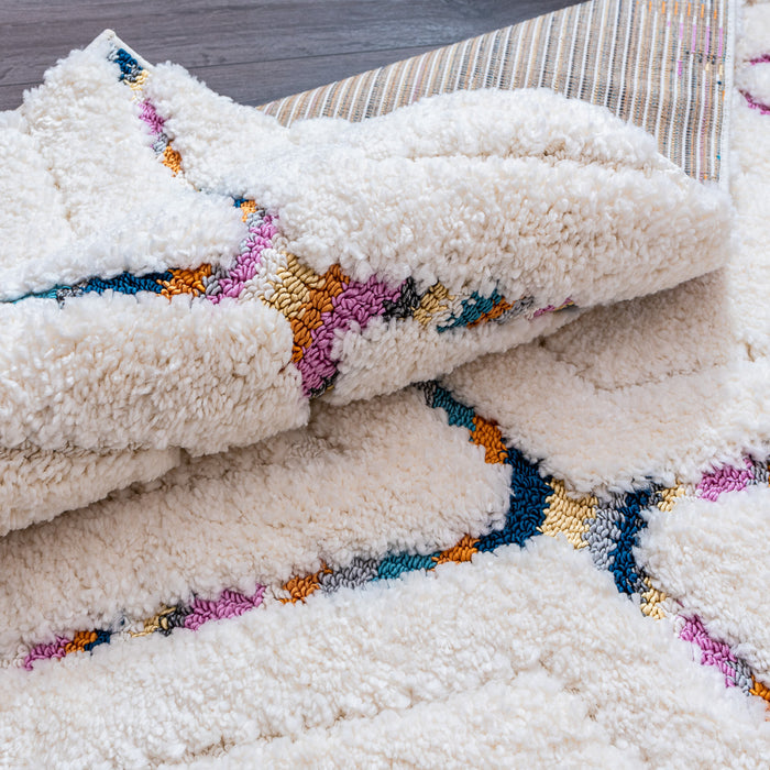 Lola Lattice Large 7x10 Area Rug