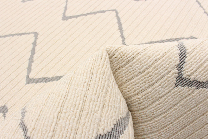 Kimi Ivory 3'11\" x 5'7\" Area Rug