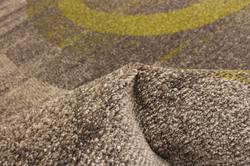 Korra Ivory / Green 6'7\" x 9'6\" Area Rug