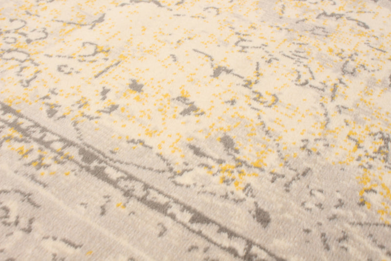 Majid Ivory Area Rug - 6'7\" x 9'6\"