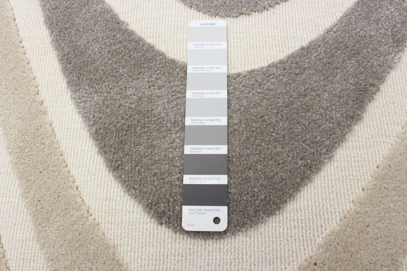 Nikkos Ivory 4'7\" x 6'7\" Area Rug