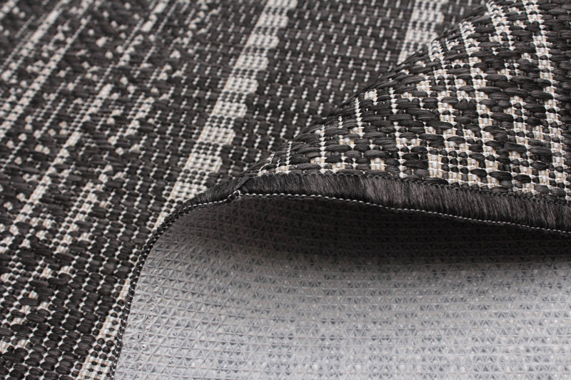 Wileen Black Area Rug - 4'4\" X 6'5\" 