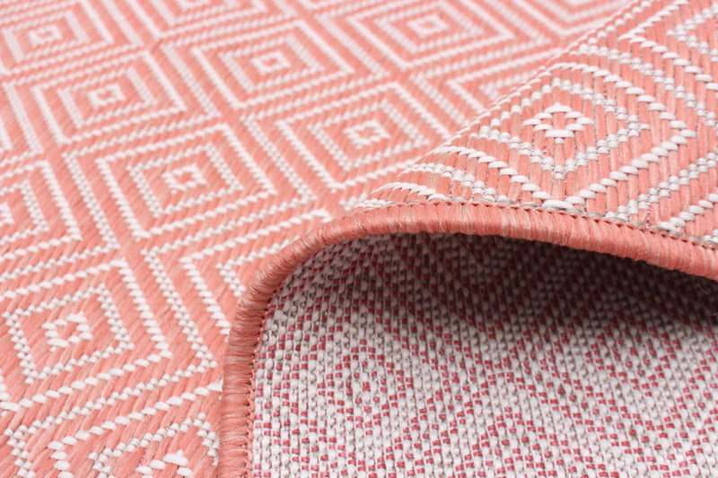 Neisha Diamond Coral Rug 6'7\" X 9'6\" Area Rug