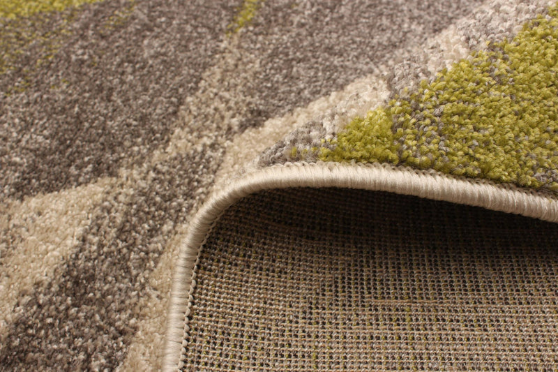 Korra Ivory / Green 3'11\" x 5'7\" Area Rug