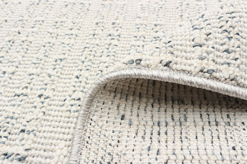 Torionna Grey Area Rug - 5'0\" x 7'0\"