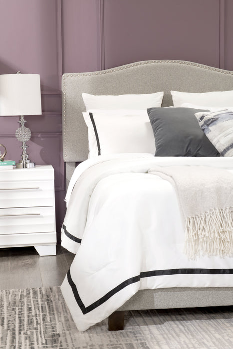 Cove Upholstered Platform Bed in Grey Fabric with Nailhead Design - King Size