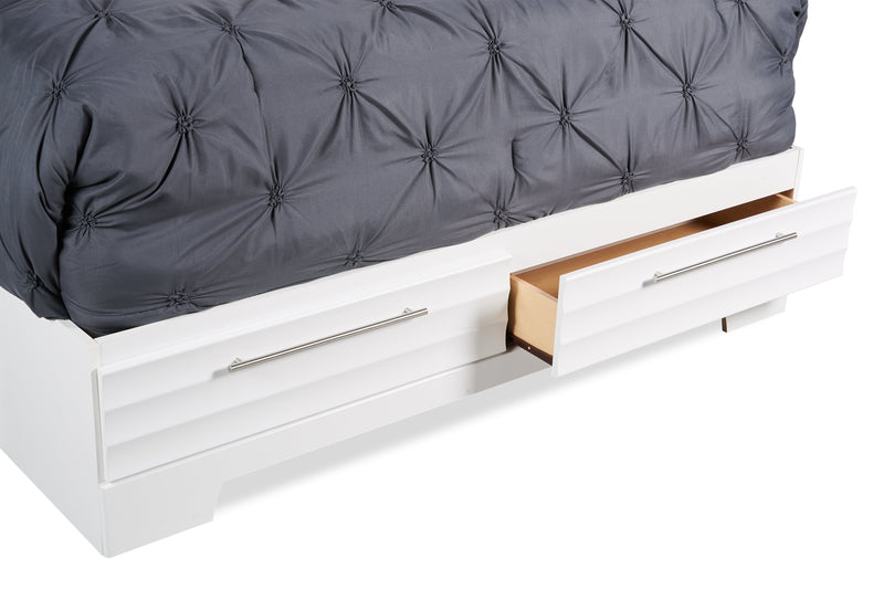 Olivia 5pc Bedroom Set with Storage Bed, Dresser & Mirror, Made in Canada, White - Queen Size